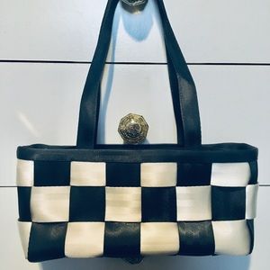 Harvey’s Seatbelt Bag